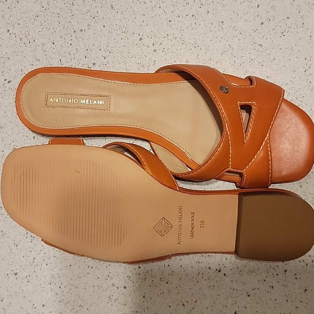 Slip ons - Picture 3 of 3